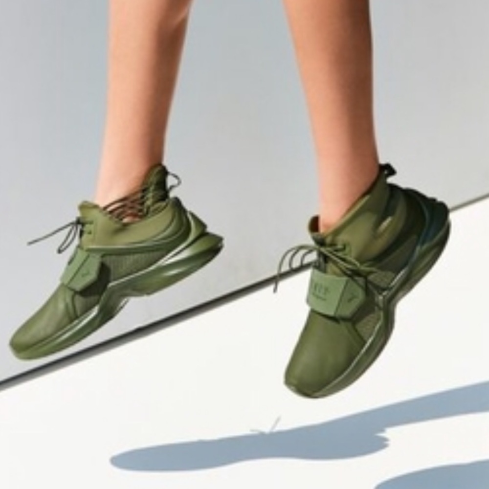 Puma Green leather Fenty shoes by Rihanna 5.5